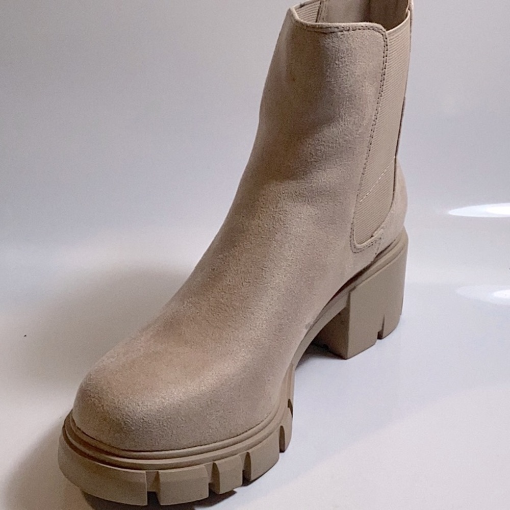 Madden Girl Tessa Lug Booties Sand Size 8.5